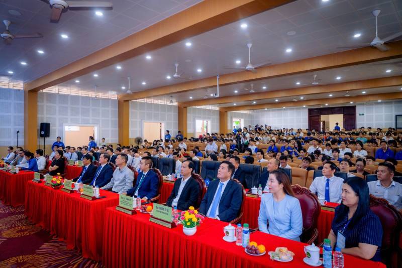 C.P. Việt Nam và Trường Đại học Nông Lâm TP Hồ Chí Minh