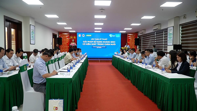 kháng sinh có kiểm soát trong chăn nuôi