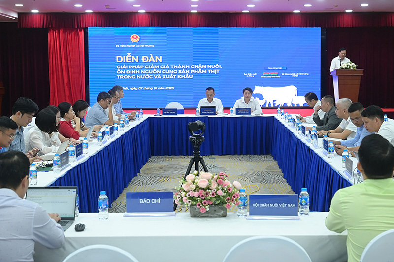 Giải pháp giảm giá thành chăn nuôi